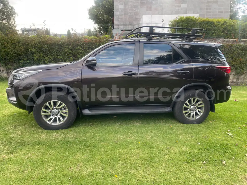 Foto 6 de Toyota New Fortuner