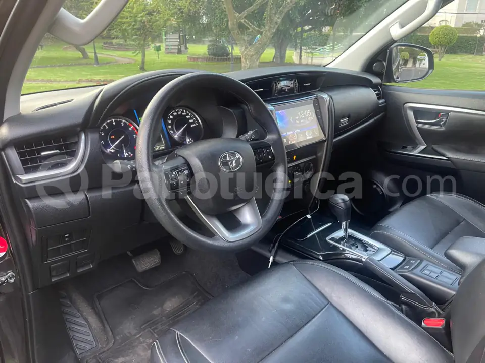 Foto 15 de Toyota New Fortuner