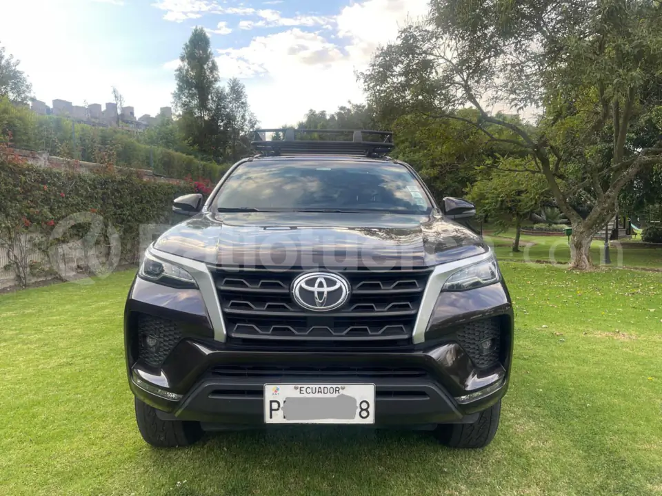 Foto 3 de Toyota New Fortuner
