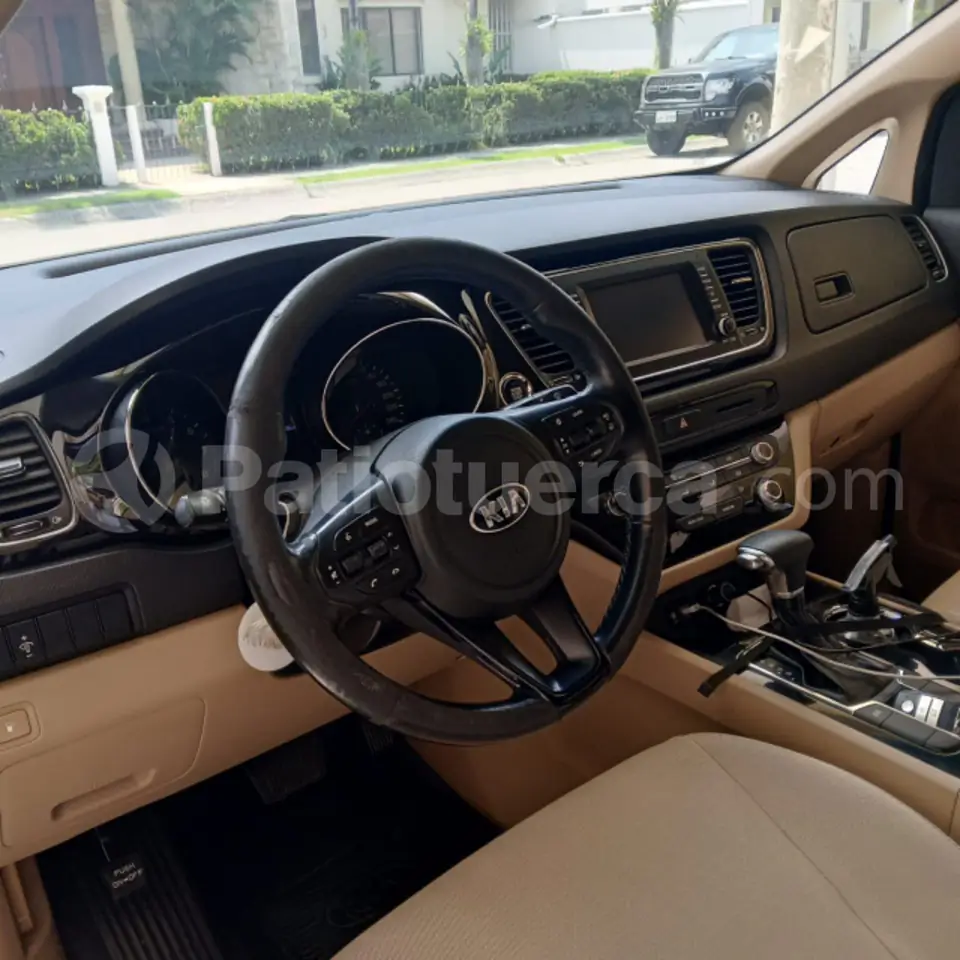 Foto 7 de Kia Carnival