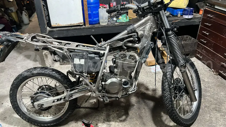 Foto 6 de Honda-Motos TORNADO XR 250