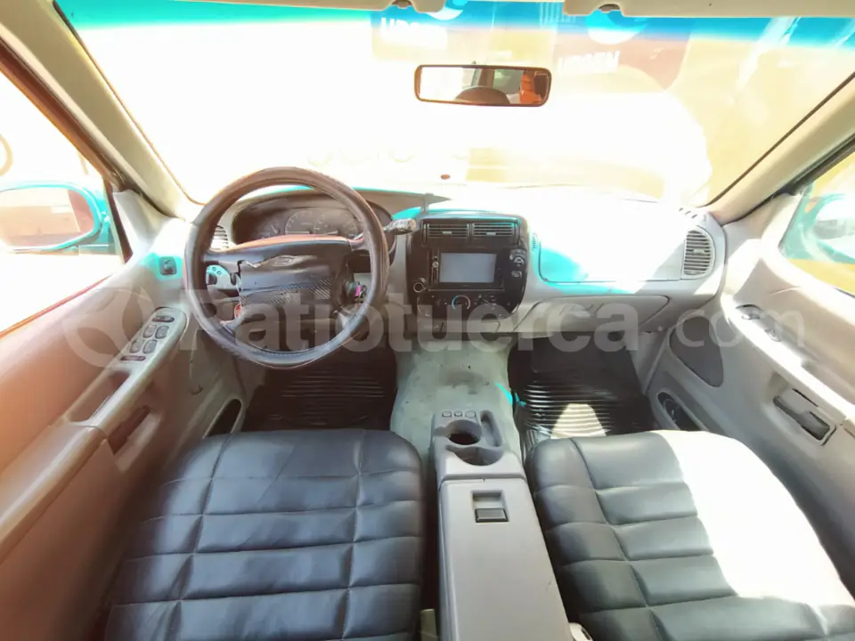 Foto 7 de Ford Explorer XLT