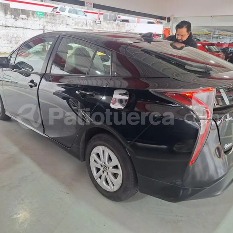 Foto 3 de Toyota Prius 4G