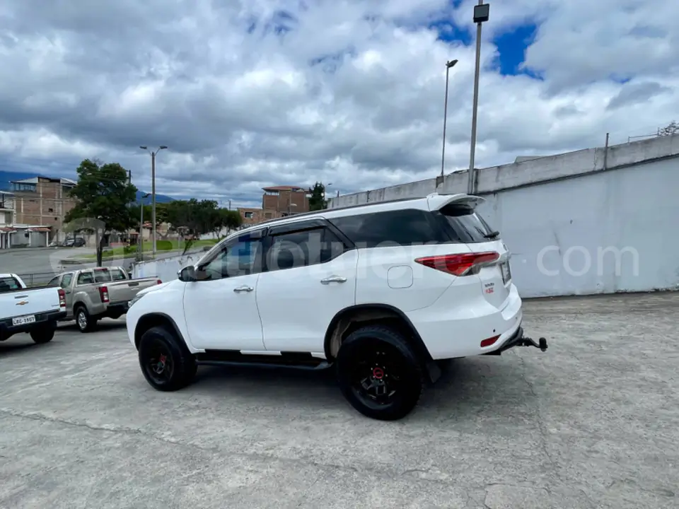 Foto 4 de Toyota New Fortuner