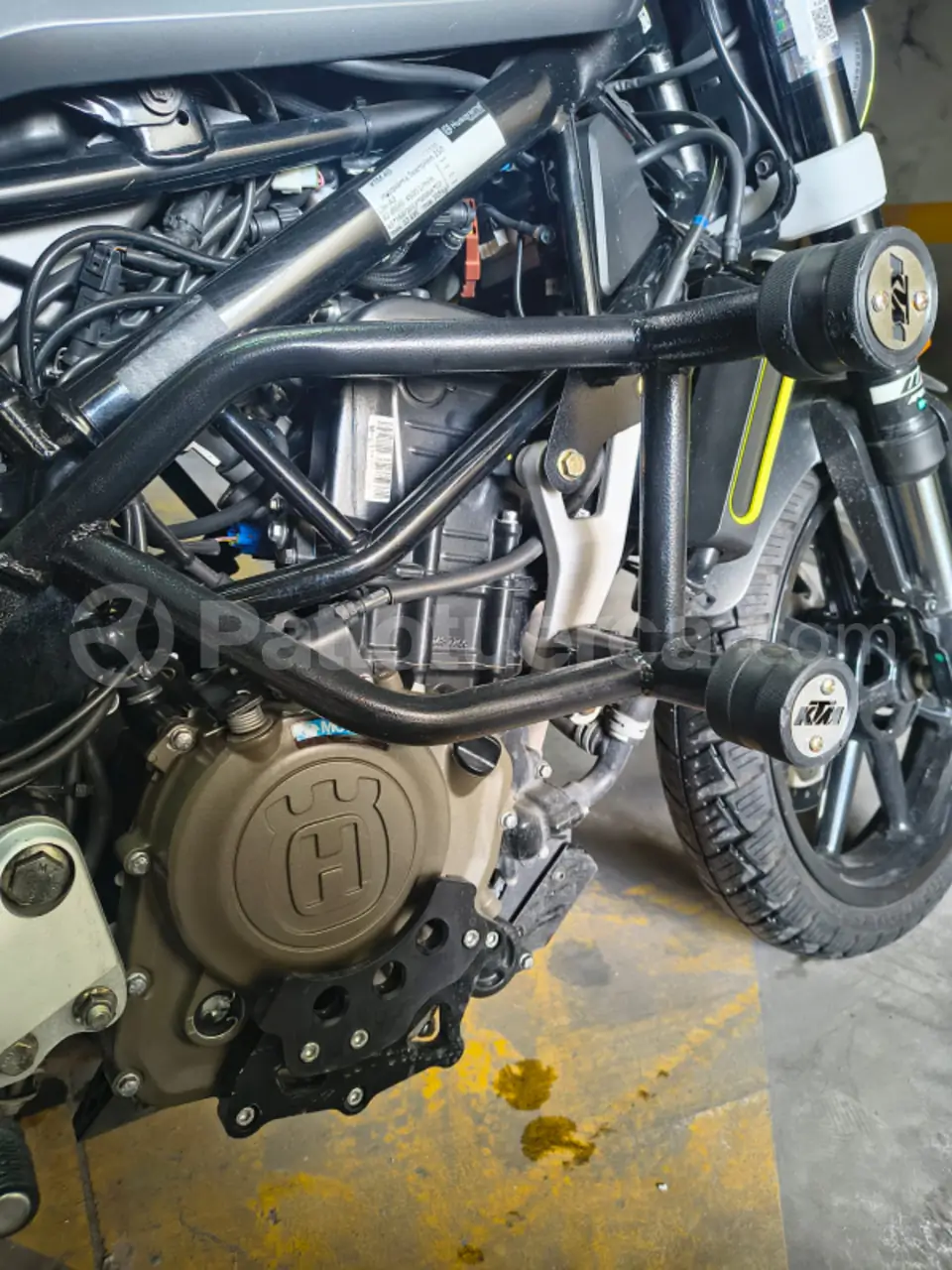 Foto 3 de Husqvarna Svartpilen 250