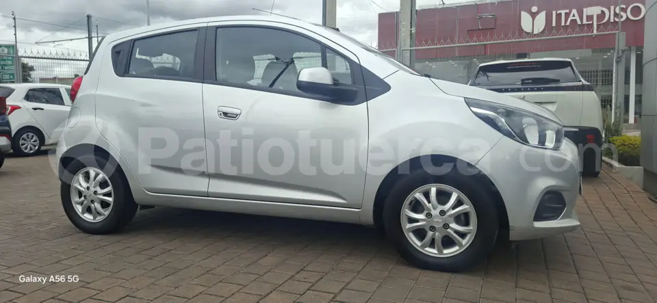 Foto 2 de Chevrolet Spark GT