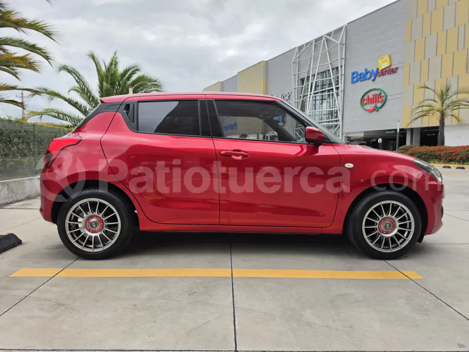 Foto 4 de Suzuki Swift GLX