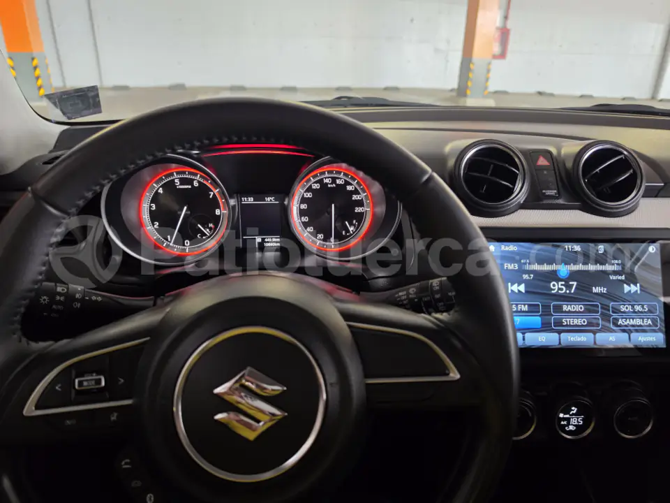 Foto 9 de Suzuki Swift GLX