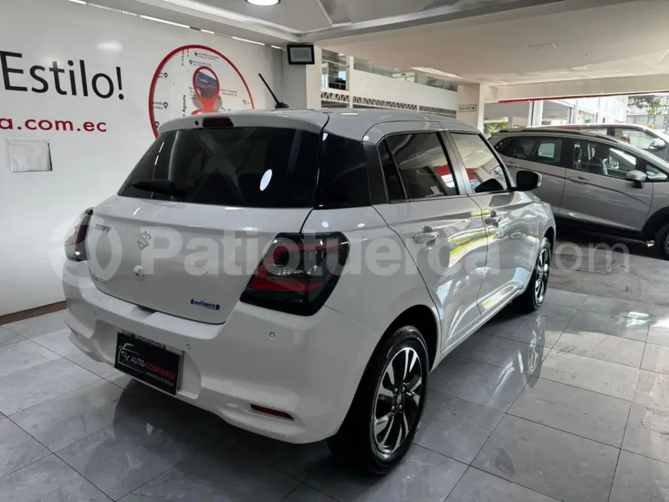 Foto 9 de Suzuki Swift GLX