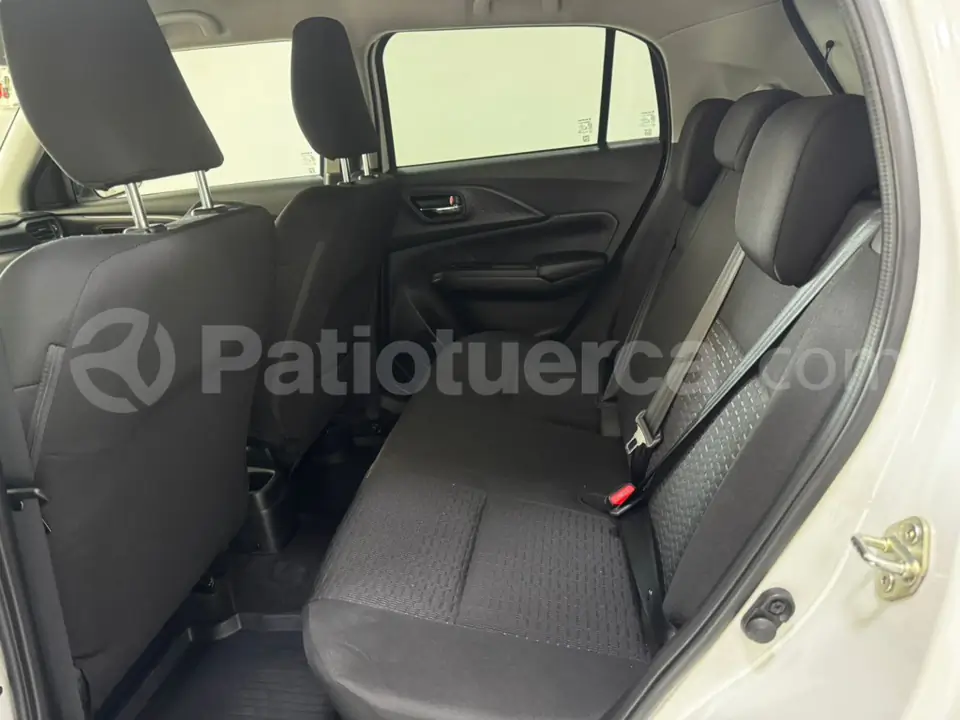 Foto 13 de Suzuki Swift GLX