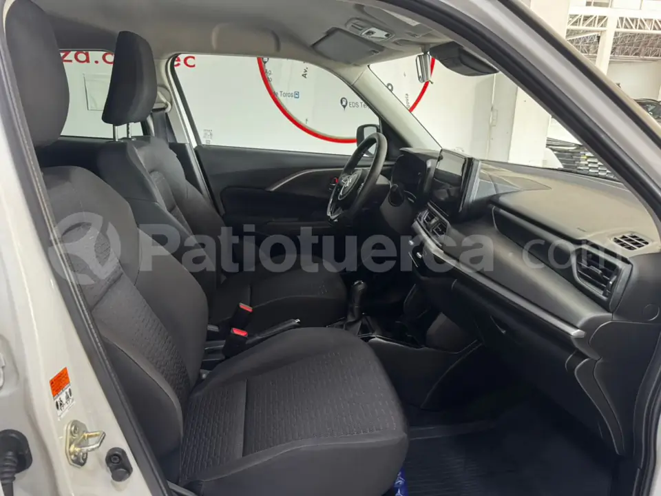 Foto 15 de Suzuki Swift GLX