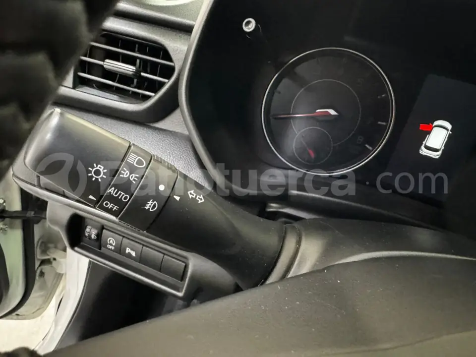 Foto 16 de Suzuki Swift GLX