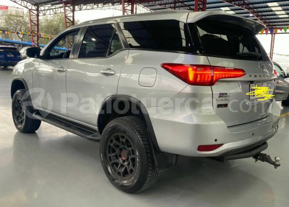 Foto 5 de Toyota New Fortuner