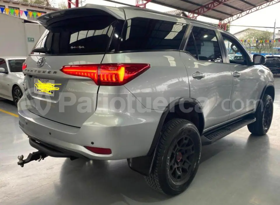 Foto 6 de Toyota New Fortuner