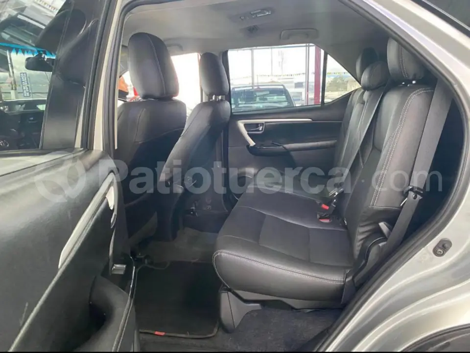 Foto 7 de Toyota New Fortuner