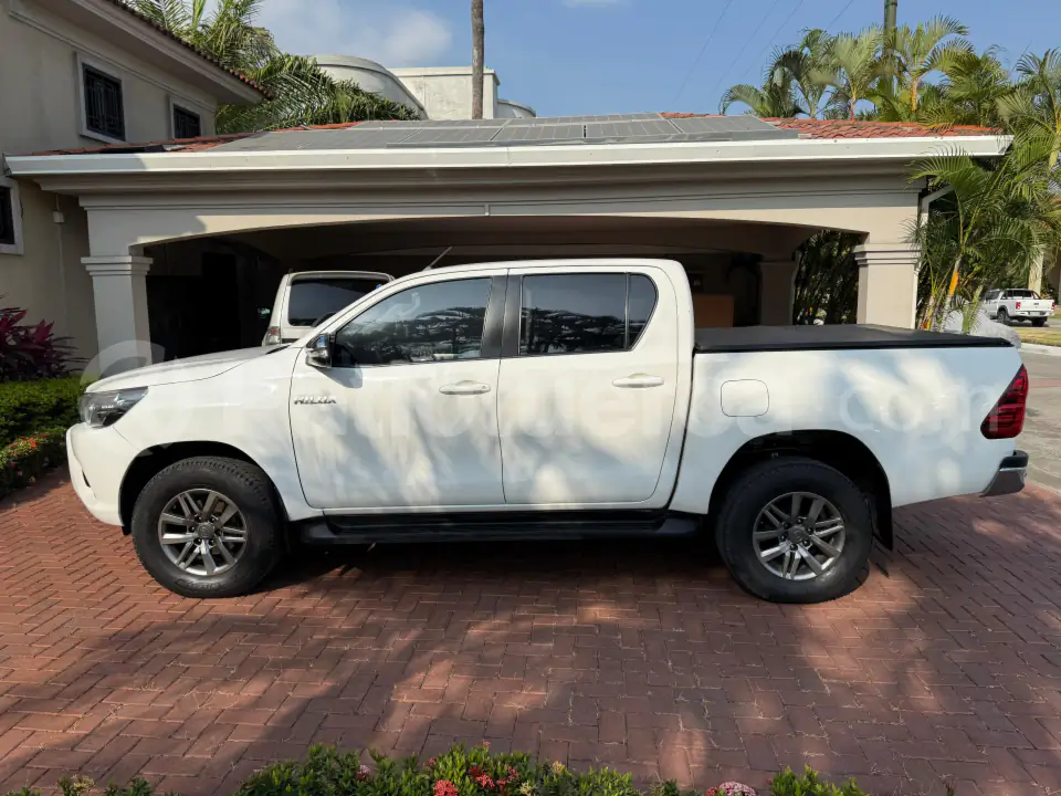 Foto 3 de Toyota TOYOTA	NEW HILUX SR 2.7 CD 4X4