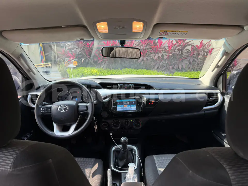 Foto 10 de Toyota TOYOTA	NEW HILUX SR 2.7 CD 4X4