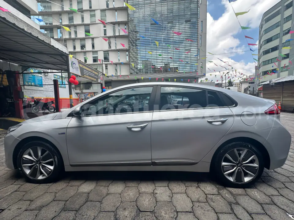 Foto 6 de Hyundai Ioniq Hybrid