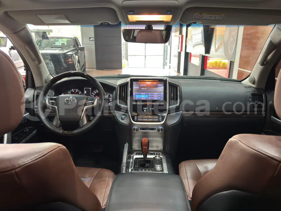 Foto 9 de Toyota Land Cruiser 200
