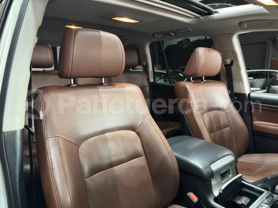 Foto 10 de Toyota Land Cruiser 200