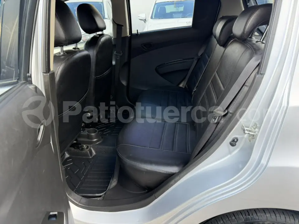 Foto 18 de Chevrolet Spark GT LTZ