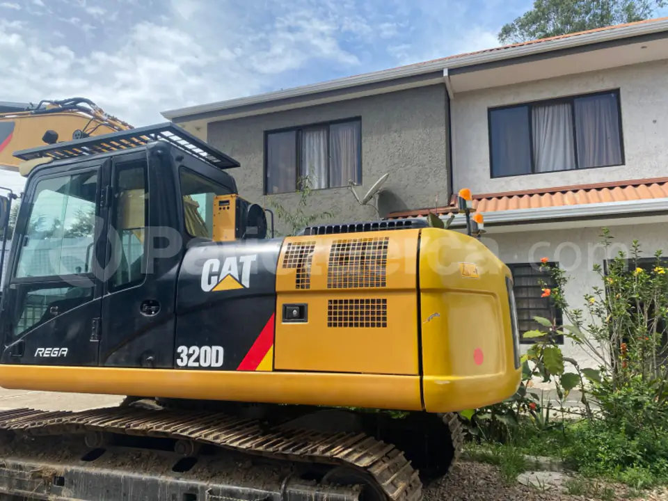 Foto 4 de Caterpillar 320D