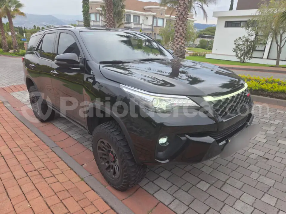 Foto 1 de Toyota New Fortuner