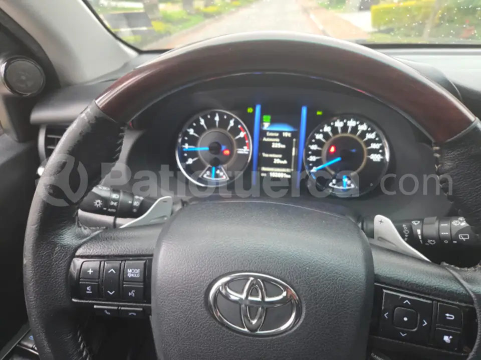 Foto 7 de Toyota New Fortuner