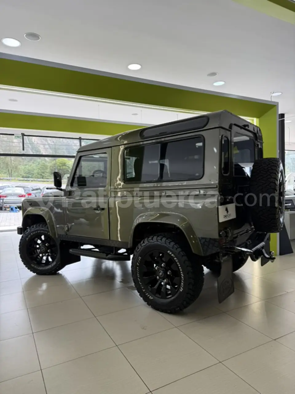 Foto 2 de Land Rover Defender TDi