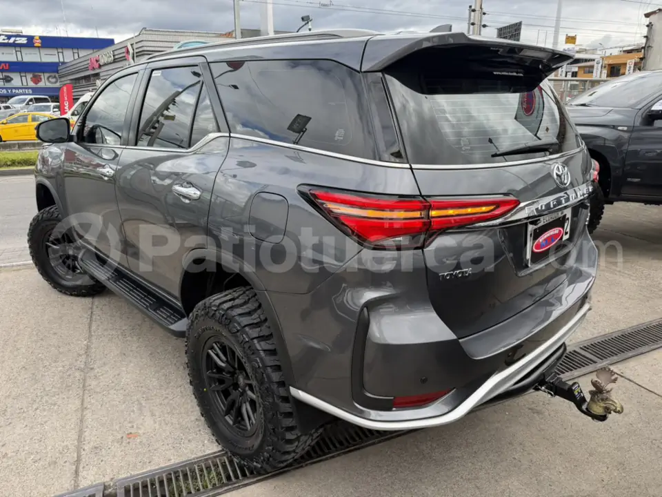 Foto 12 de Toyota Fortuner 4.0