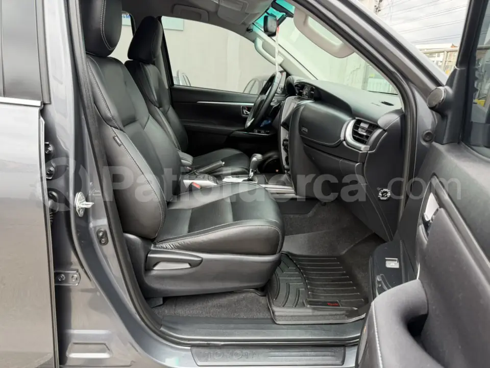 Foto 36 de Toyota Fortuner 4.0