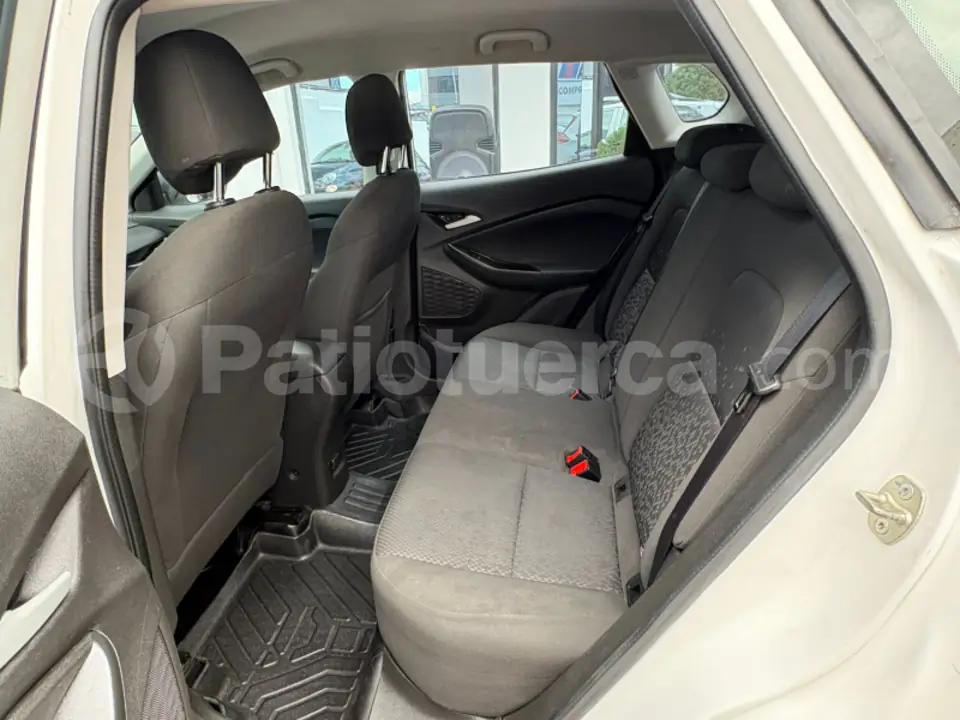 Foto 7 de Chevrolet Tracker LS