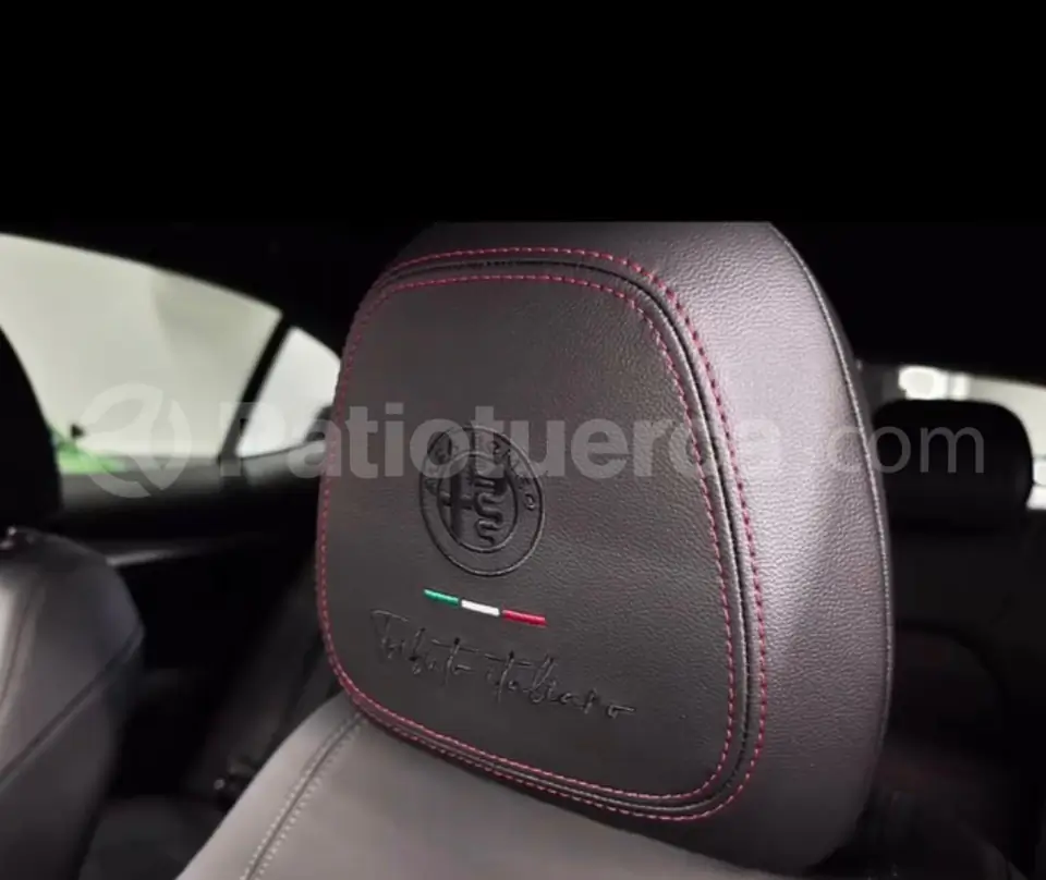 Foto 13 de Alfa Romeo STELVIO