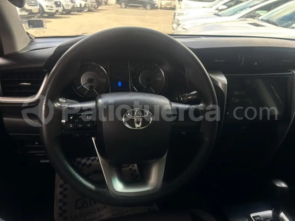 Foto 4 de Toyota New Fortuner