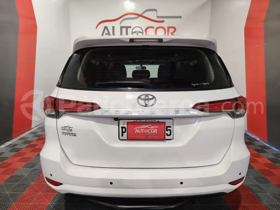 Foto 9 de Toyota Fortuner 2.7