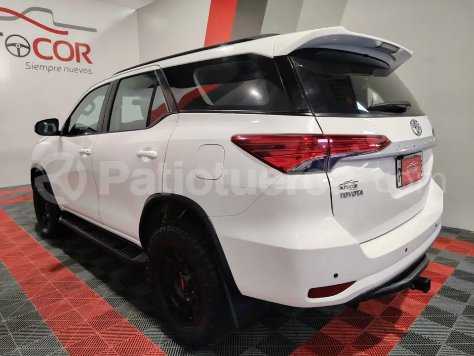 Foto 11 de Toyota New Fortuner