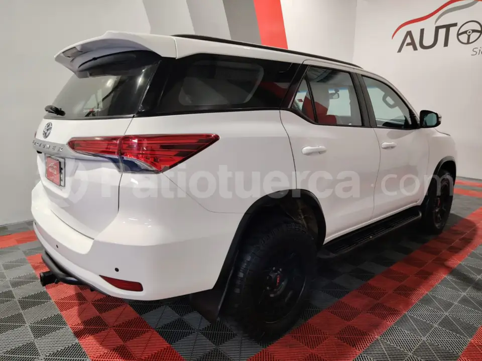 Foto 12 de Toyota New Fortuner