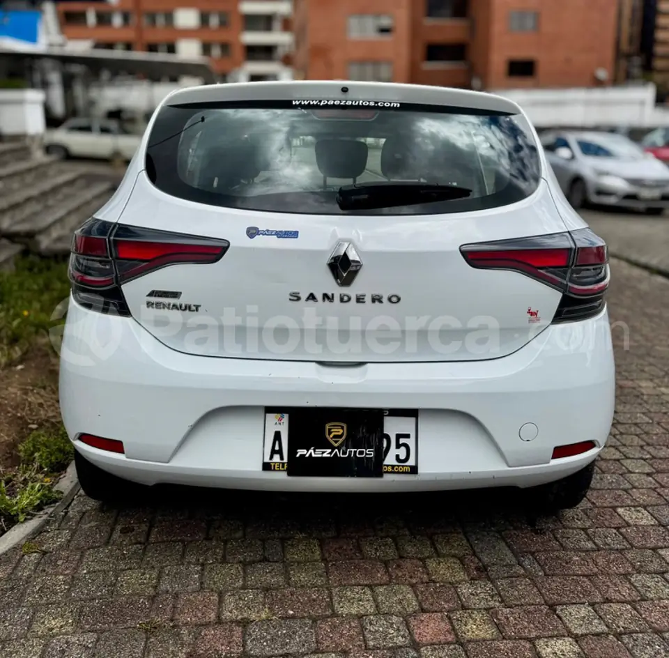 Foto 3 de Renault Sandero Zen Fase II