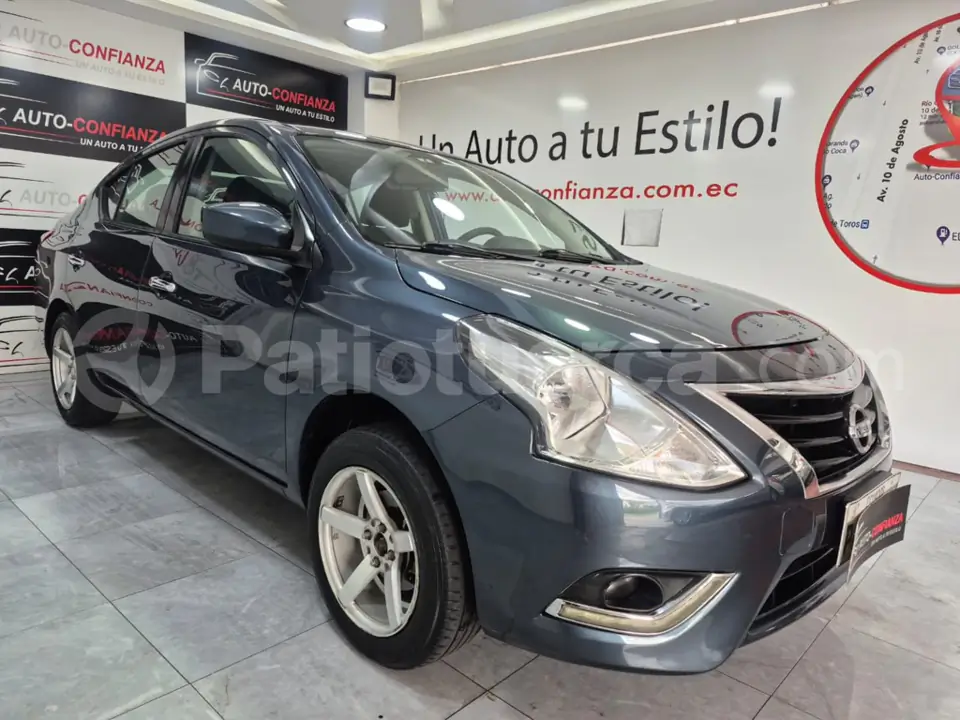 Foto 3 de Nissan Versa