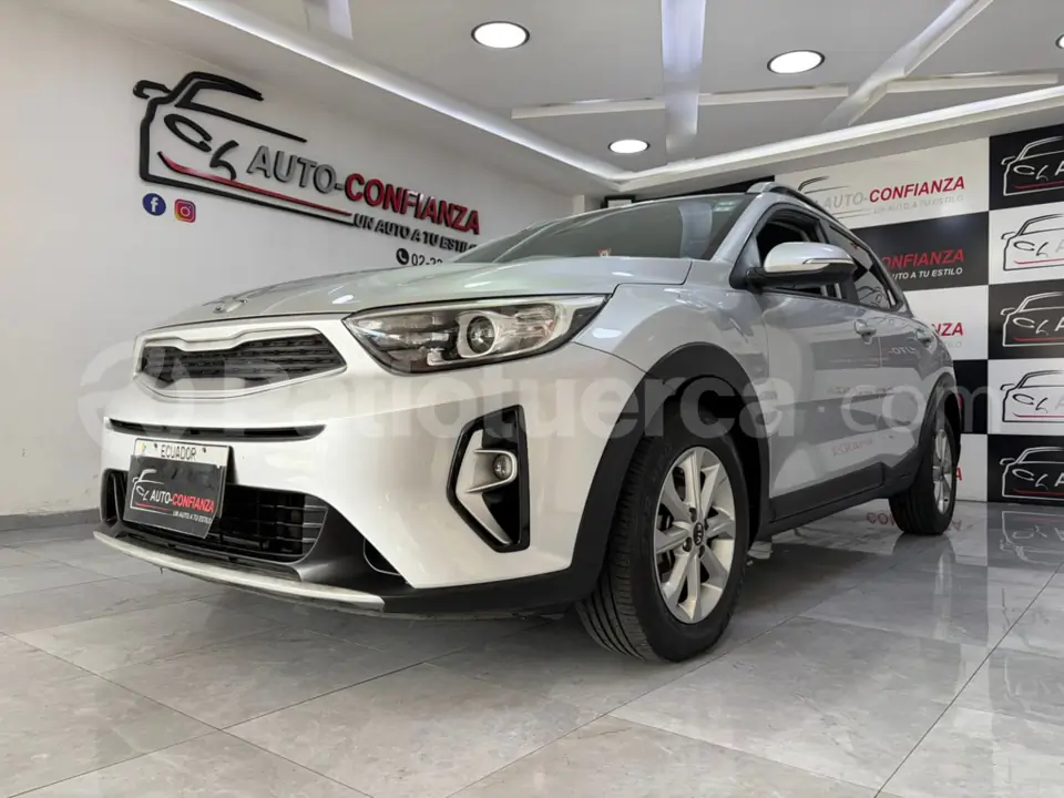 Foto 5 de Kia Stonic LX