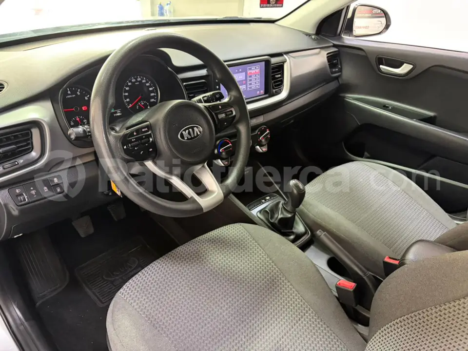 Foto 13 de Kia Stonic LX