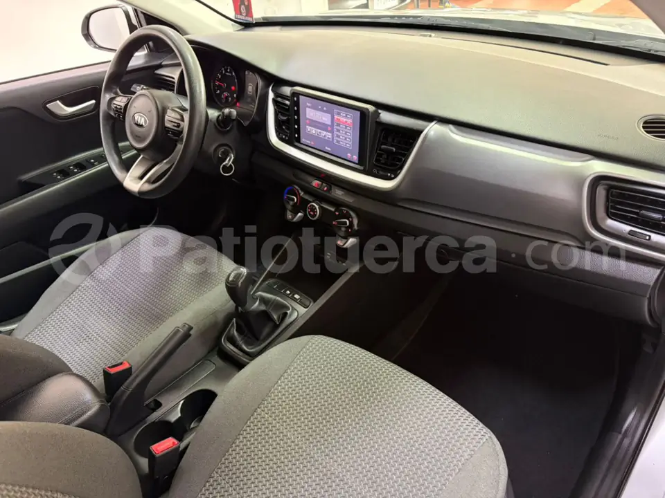 Foto 16 de Kia Stonic LX