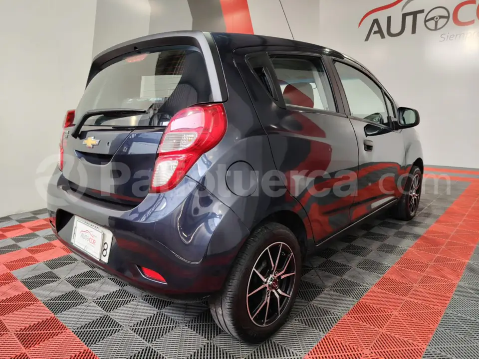 Foto 7 de Chevrolet SPARK GT LS