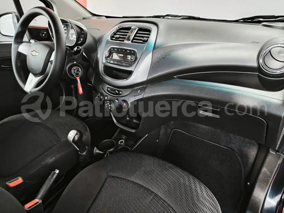 Foto 22 de Chevrolet SPARK GT LS