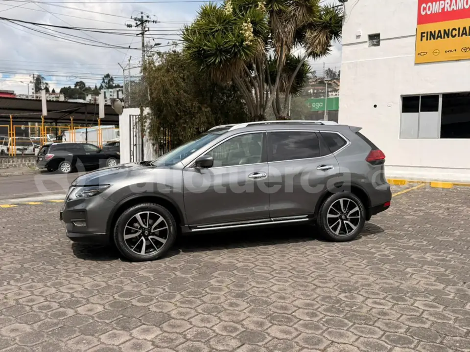 Foto 1 de Nissan XTRAIL EXCLUSIVE