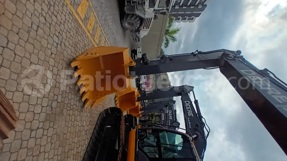 Foto 5 de John Deere 210 G