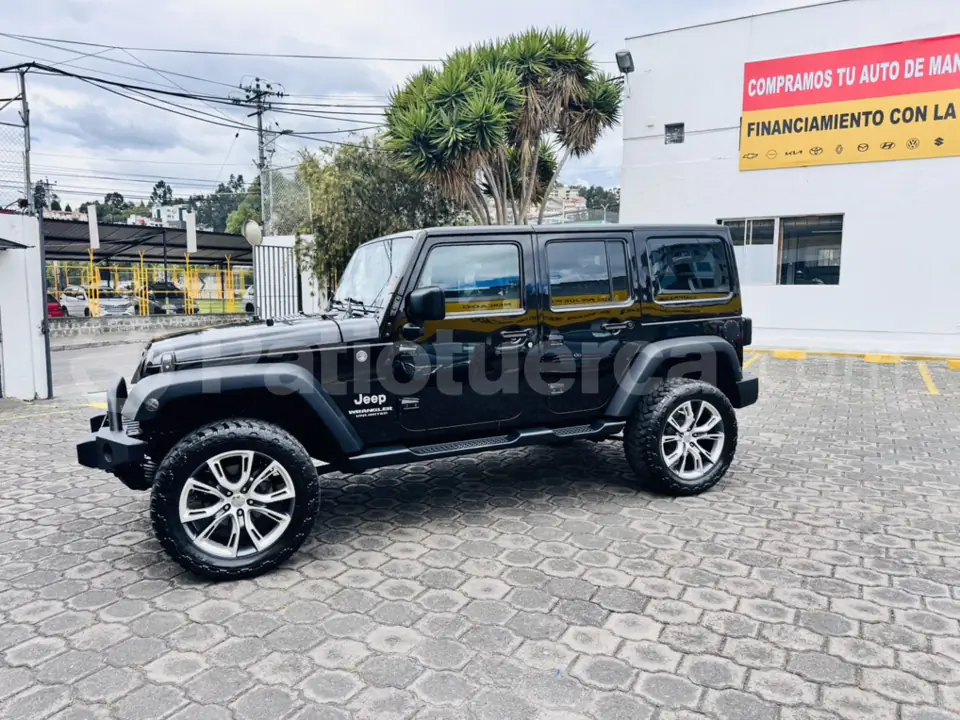 Foto 1 de Jeep Wrangler Unlimited Sport