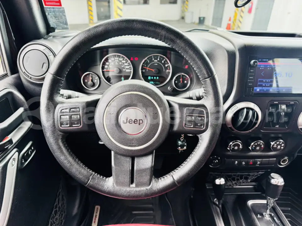 Foto 12 de Jeep Wrangler Unlimited Sport