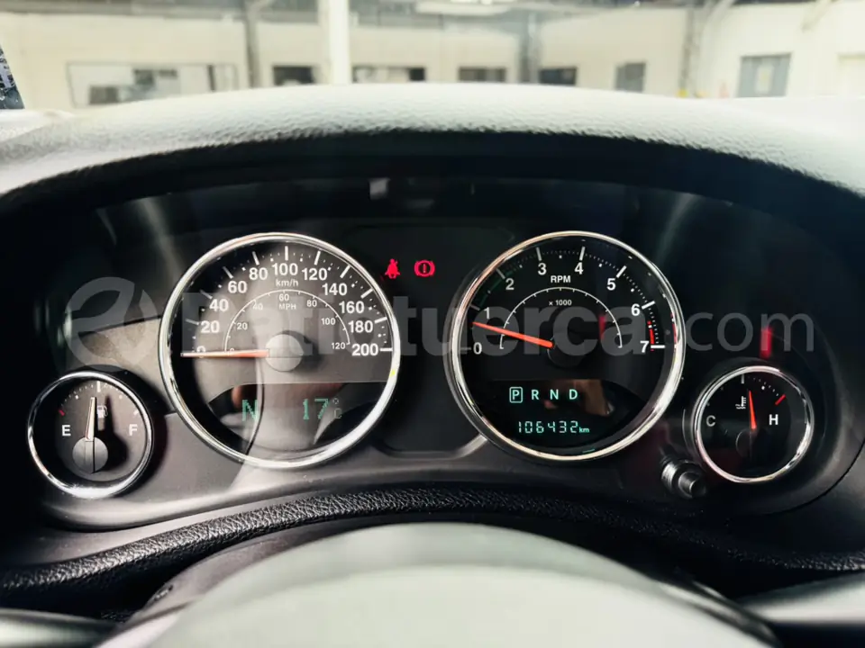 Foto 13 de Jeep Wrangler Unlimited Sport