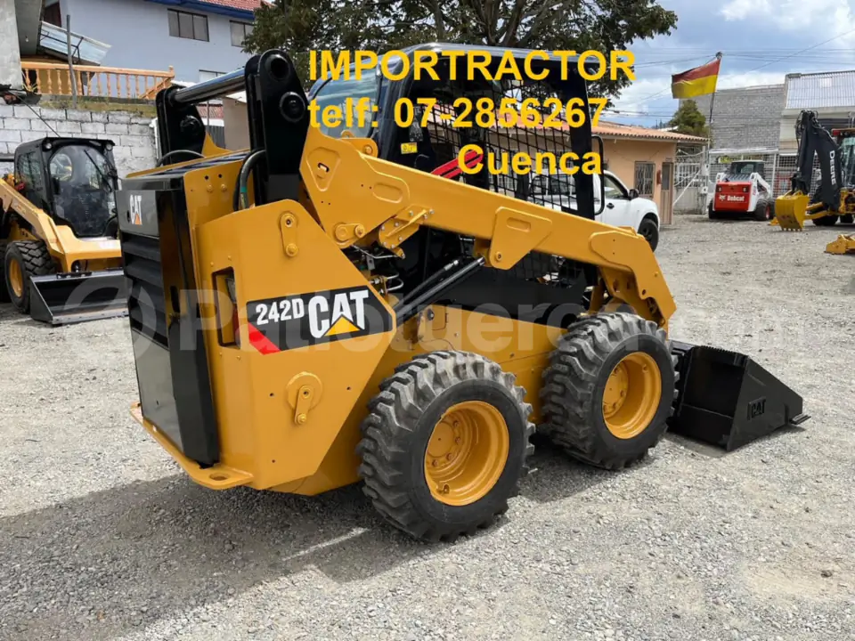 Foto 2 de Caterpillar 242D